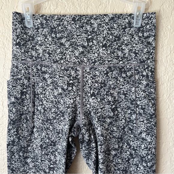 Athleta Salutation Stash Pocket II 7/8 Tight Size Small - Picture 4 of 11